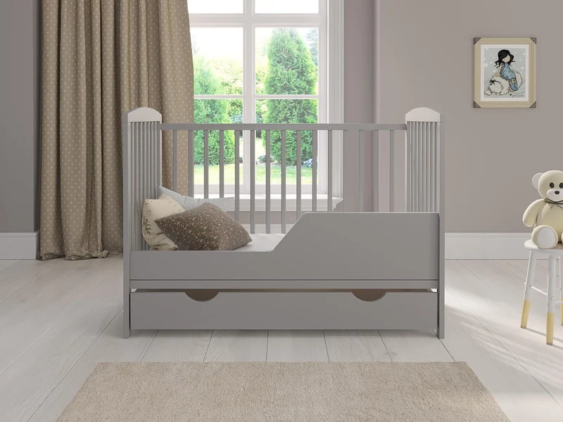 Love For Sleep Babybett 120x60 cm mit Matratze & Schublade, höhenverstellbares Kinderbett aus Kiefernholz, Grau