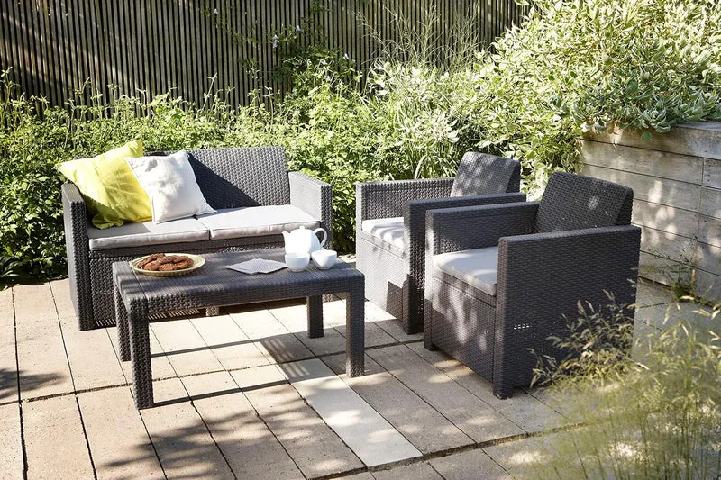 Keter Merano Gartenmöbel Set 4-teilig Grau mit Sitzkissen – Gartenlounge mit Sofa, 2 Sesseln & Tisch für Garten und Terrasse