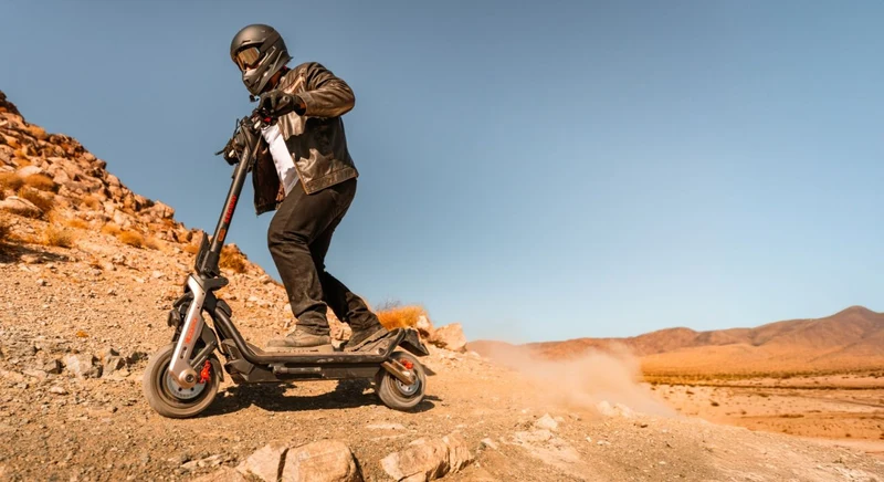 Segway GT3 Pro SuperScooter Dual-Motor 7000W 138km Reichweite