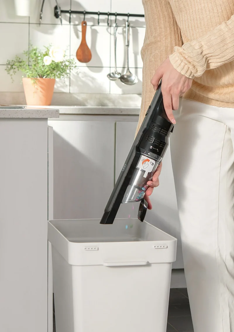 BLACK & DECKER 12V Brushless Hand Vacuum Black