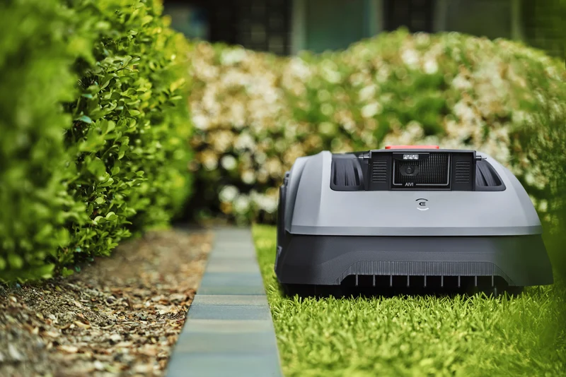 Ecovacs GOAT O600 RTK Robotic Lawn Mower