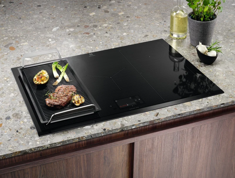 Electrolux 80cm 5 Zone Induction Cooktop with Wi-Fi, Black - 800 Series