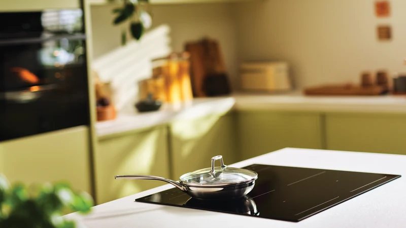 Haier 600 Series 60cm Induction Cooktop, 4 Zone, Dual Flexi Zone, Melt, Black Glass