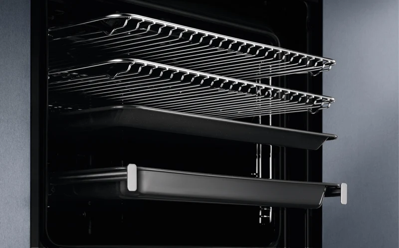 Electrolux 60cm Pyrolytic Oven with Food Probe, 21 Function, Black - 700 Series