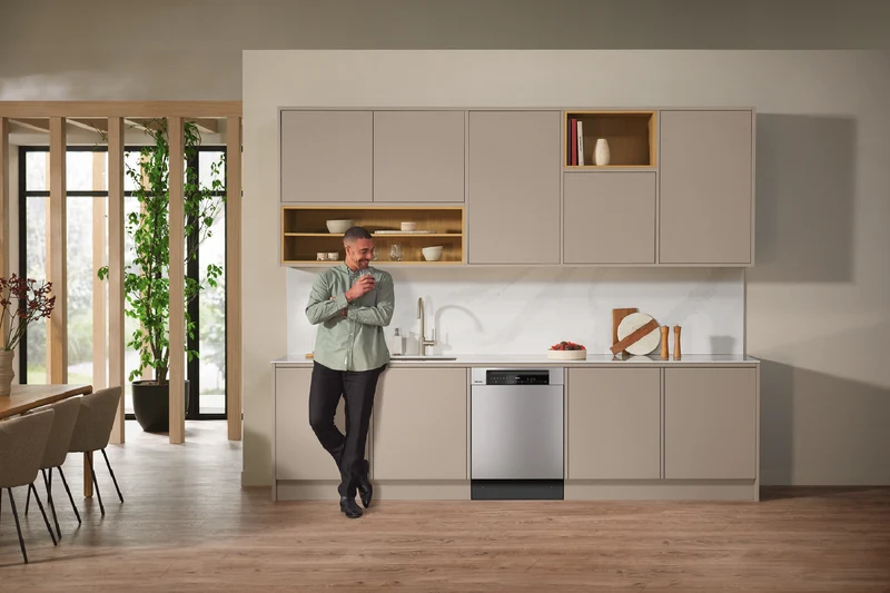 Miele 60cm Built-Under Dishwasher with AutoOpen Drying, Hygiene Programme and PowerDisk CleanSteel