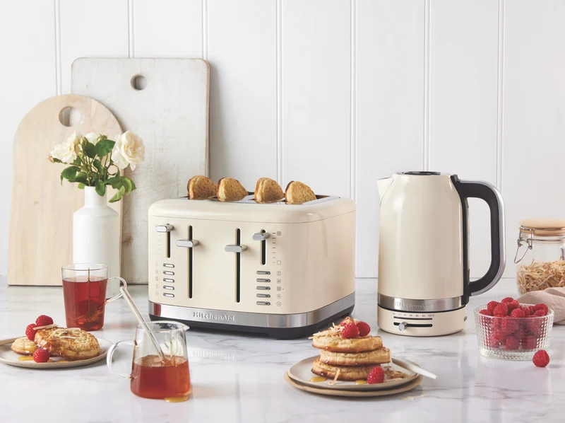 KitchenAid 4 Slice Toaster Almond Cream