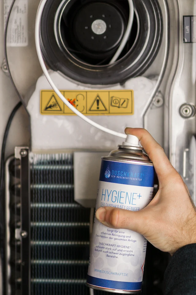 Luftentfeuchter und Reinigung - das DUSCHKRAFT Hygiene+ Reinigungsspray
