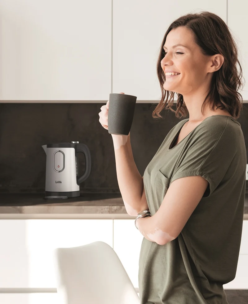 Laica Dual Flo 2-in-1 kettle & 1-cup hot water tap - sustainable energy-efficient kettle 1,5 liter - with 'one cup' hot water dispenser - white