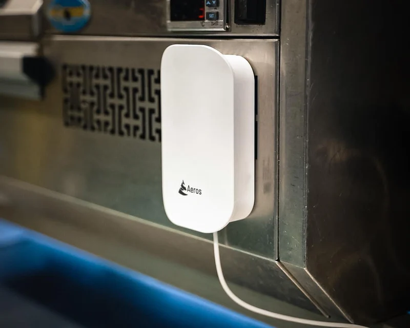 Aeros Standard air quality meter for CO2 and TVOC - CO2 meter with traffic light, alarm and handy app