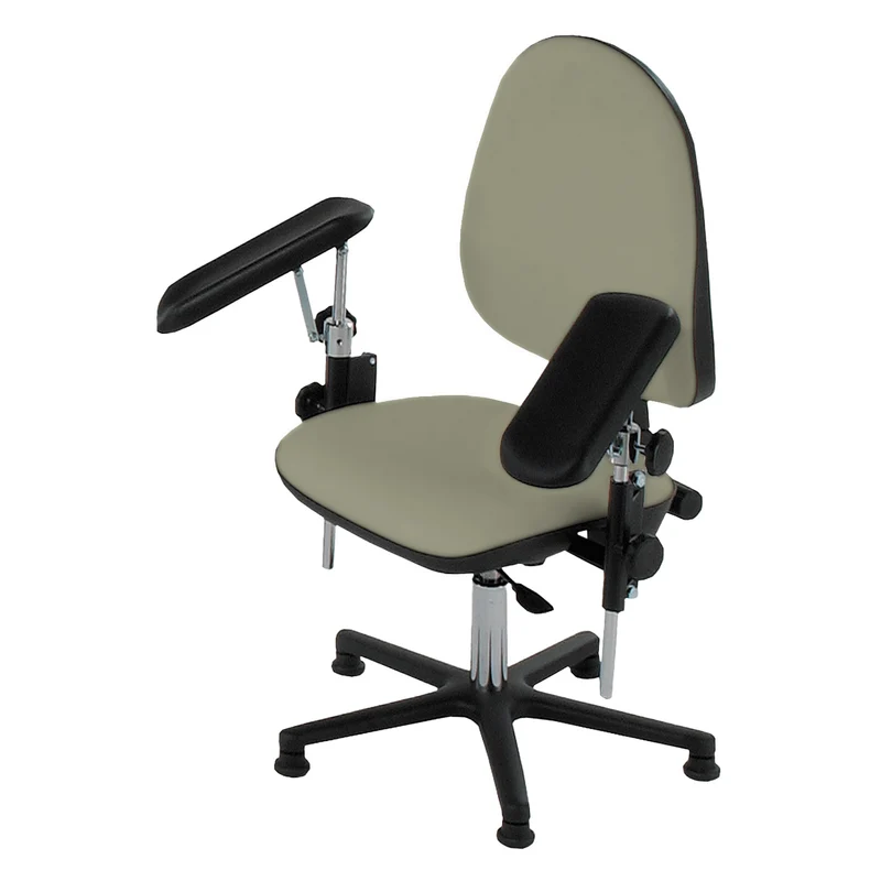 Höhenverstellbarer Blutentnahmestuhl