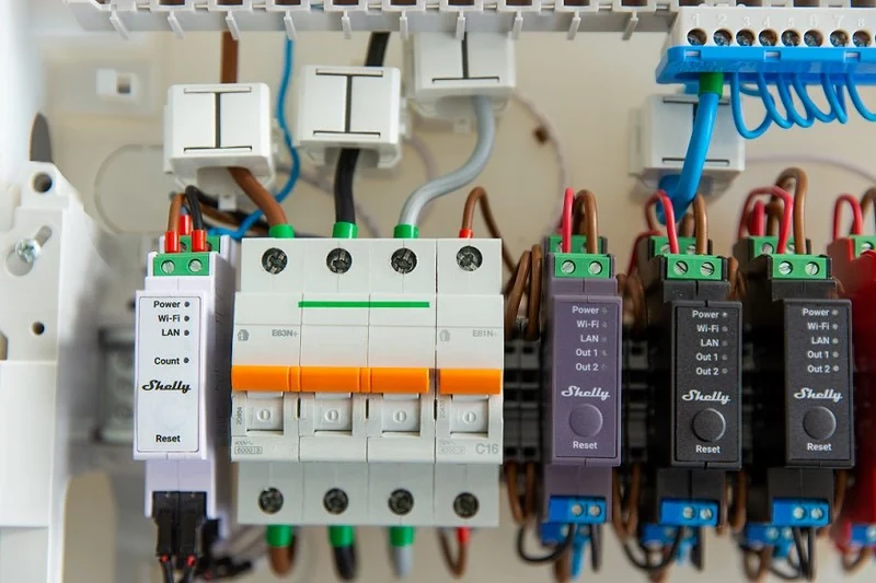 Shelly Pro 3EM - Relais - LAN & WLAN Stromzähler - 3x 120A - Inkl. 3 Klemmen - Messfunktion