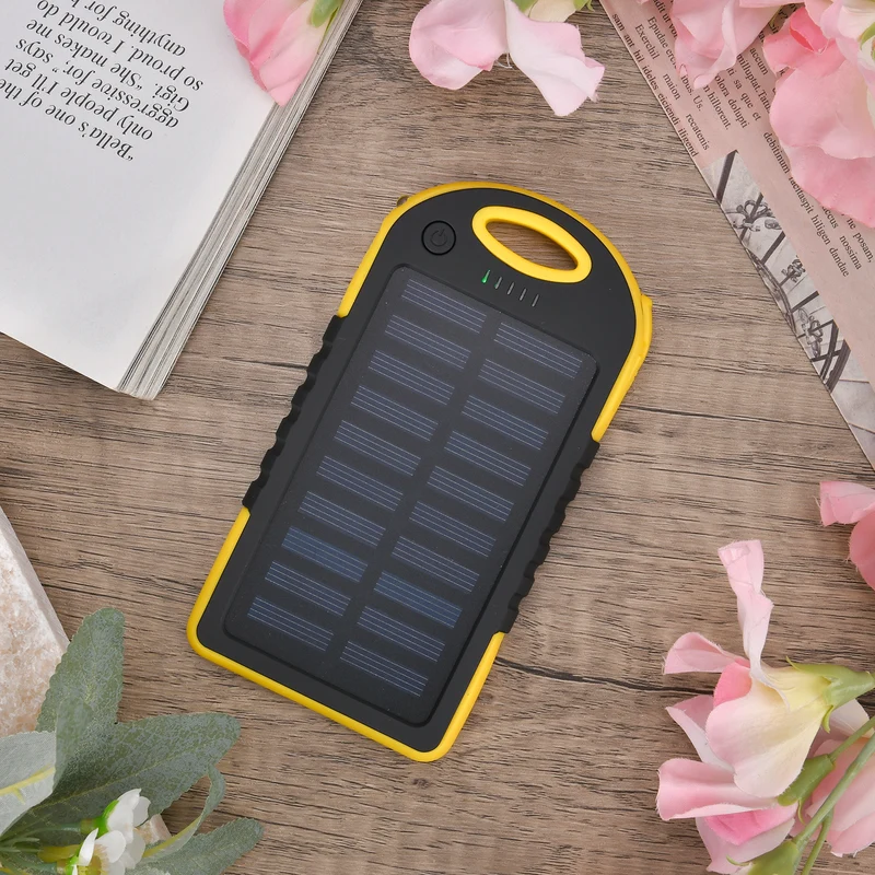 Multifunktionale Solar-Powerbank mit LED-Taschenlampe und Leistungsanzeige, 5000 Mah, USB- und Micro-USB-Anschluss, Schwarz