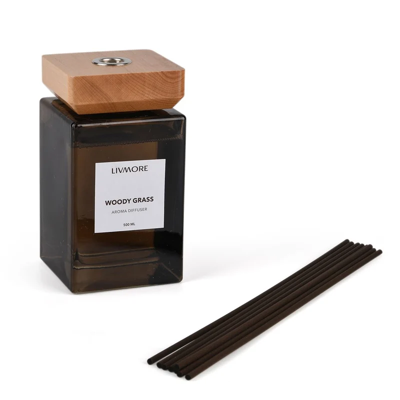 LIVMORE Home Fragrance Kollektion - Raumduft Diffuser, 500ml, Teeglas braun mit Holzdeckel und 8 Stäbchen, Duft Holz Vanille, 8.3x8,3x14,5cm